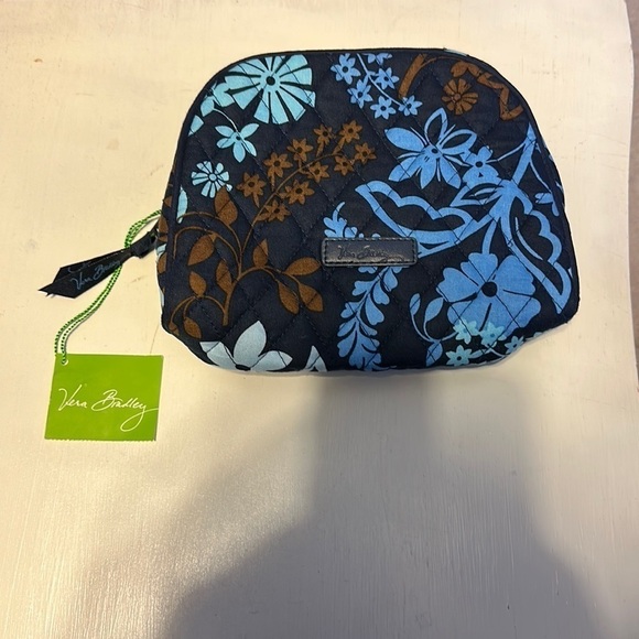 Vera Bradley Handbags - VERA Bradley NWT Medium zip cosmetic bag